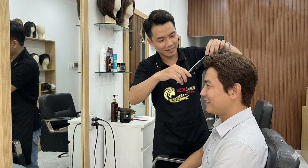 Tùy biến tạo kiểu trên tóc giả cao cấp