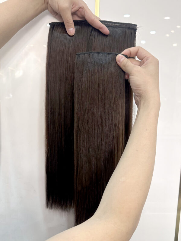Trải nghiệm độ suôn mượt của combo 3 phím tóc thẳng làm từ 100% tóc thật tự nhiên dài 60cm màu nâu đen tại Tóc Giả Sài Gòn